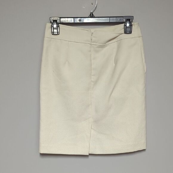 Banana Republic Cream Knee-Length Pencil Skirt for Work - Picture 3 of 5